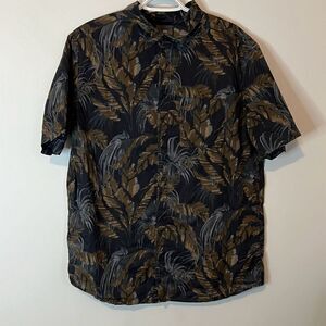 H&M Men’s Shirt Sleeve Casual Button Down Shirt Dark Floral Print Size Large